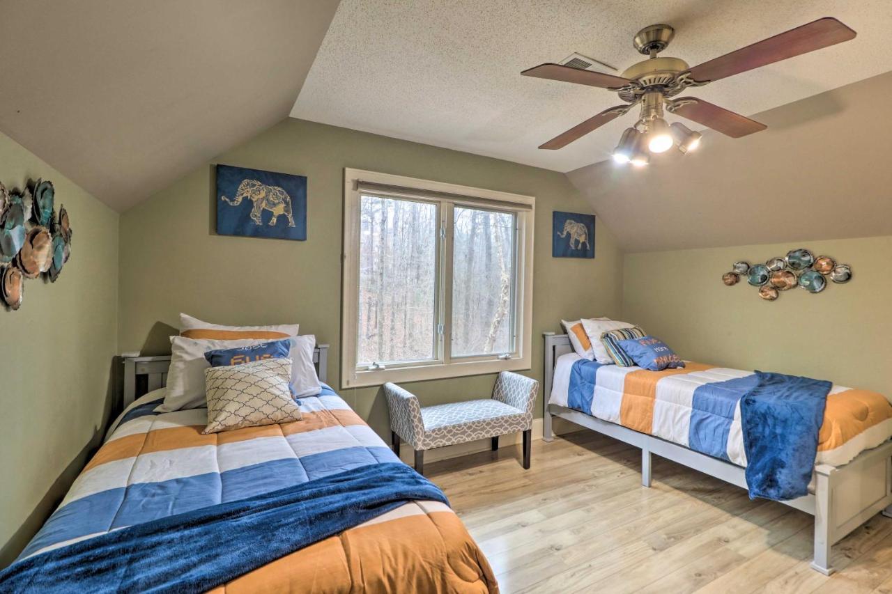 Cozy Conyers Cabin With Fireplace And Pool Table! ภายนอก รูปภาพ